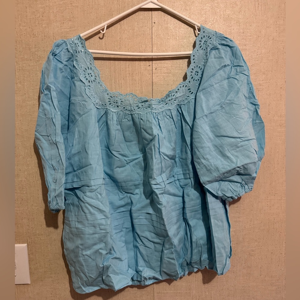 AlvaQ women’s 3/4 sleeve lace neck blouse